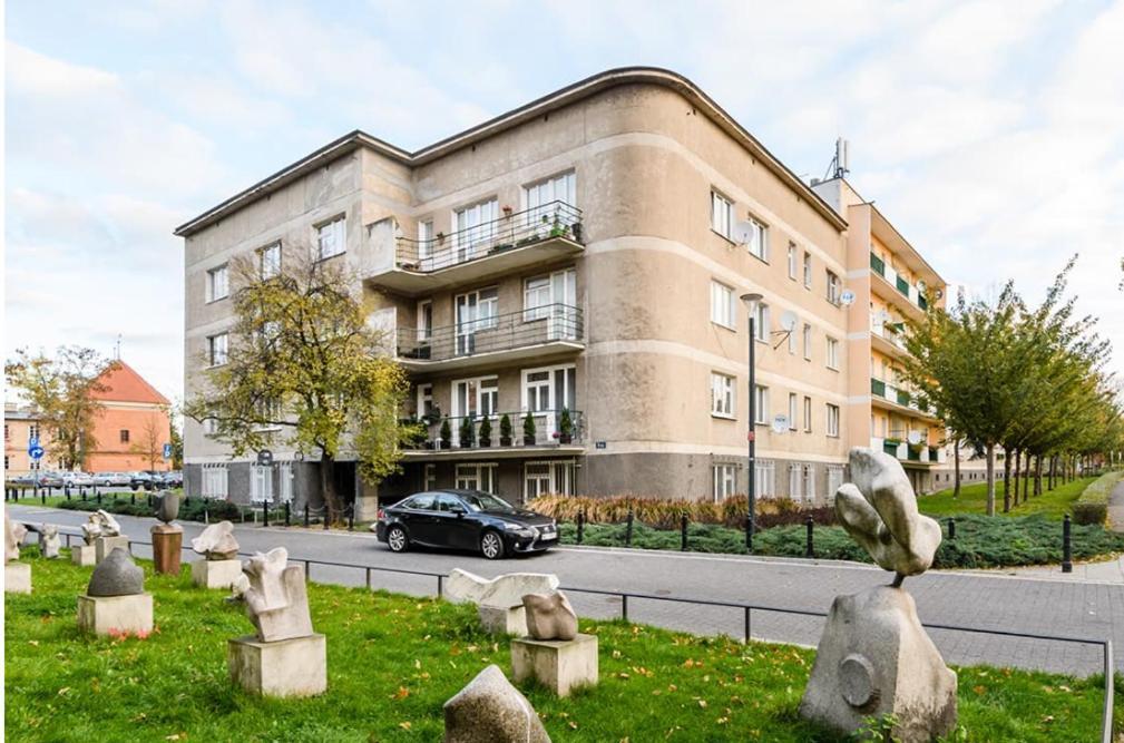 Europa22 Centrum: Old Town Warsaw Apartment in Historic Building Exterior photo